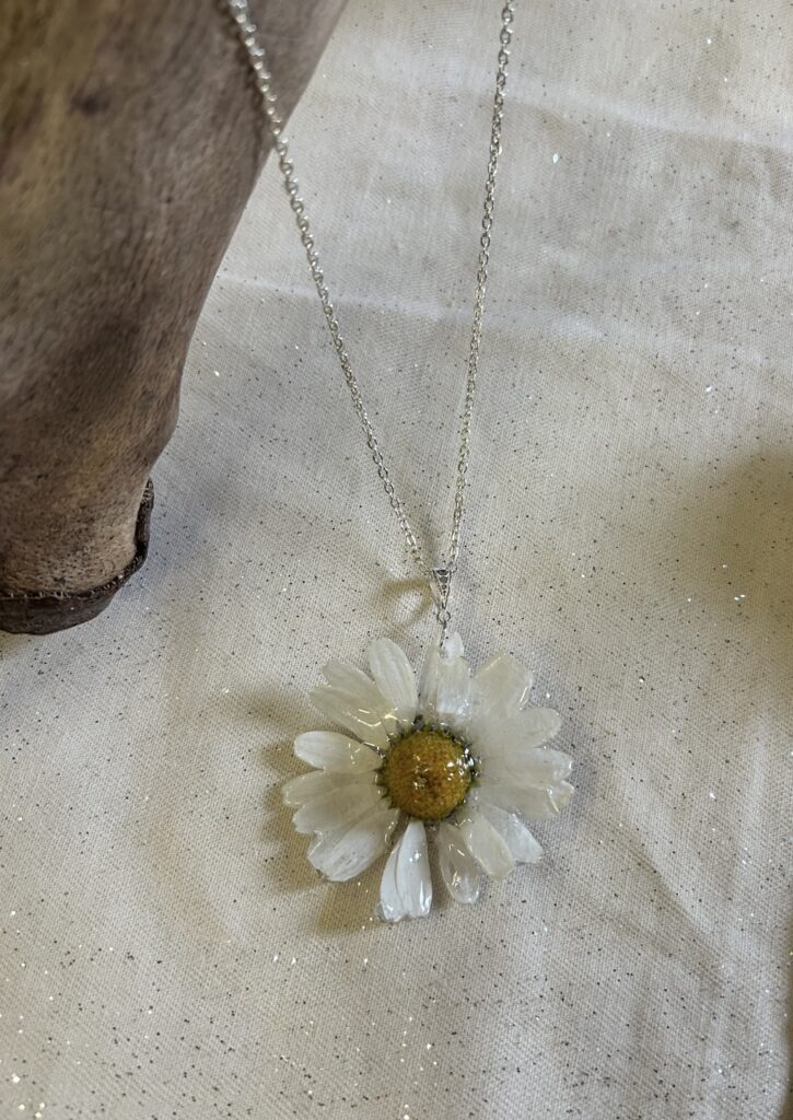 Daisy-pendant