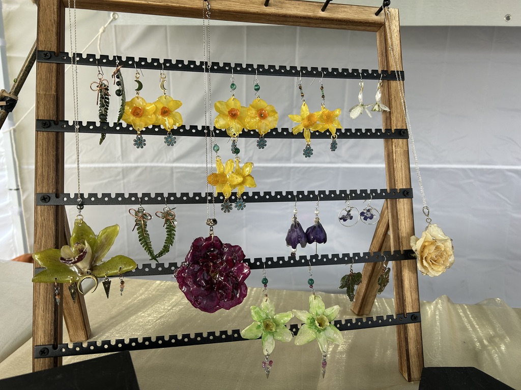 Real flower daffodil earrings - Image 6