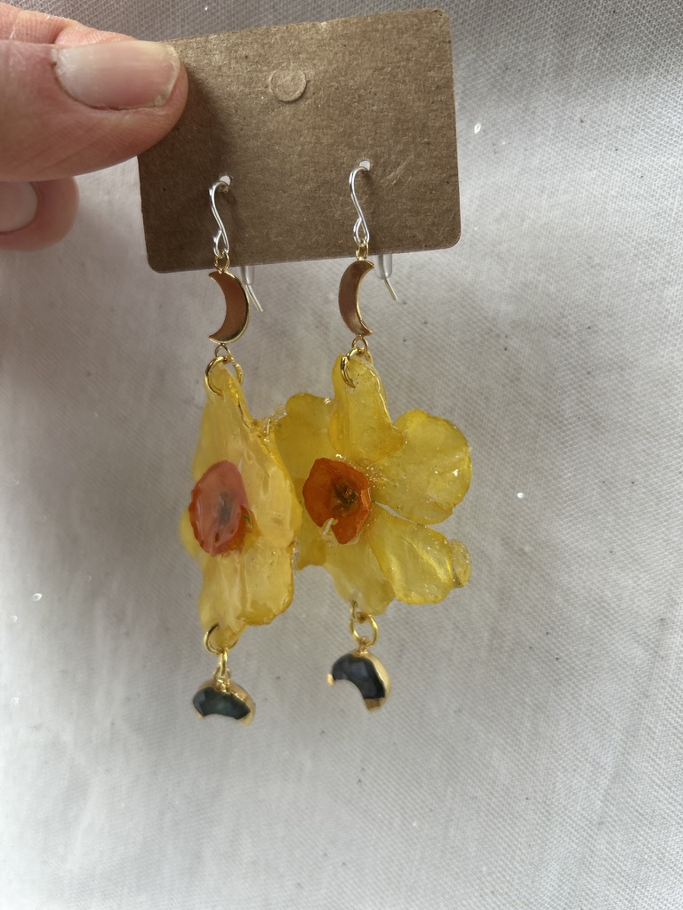 Real flower daffodil earrings - Image 12