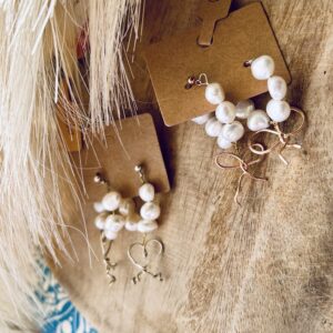 Pearl hoops with bows or heart details
