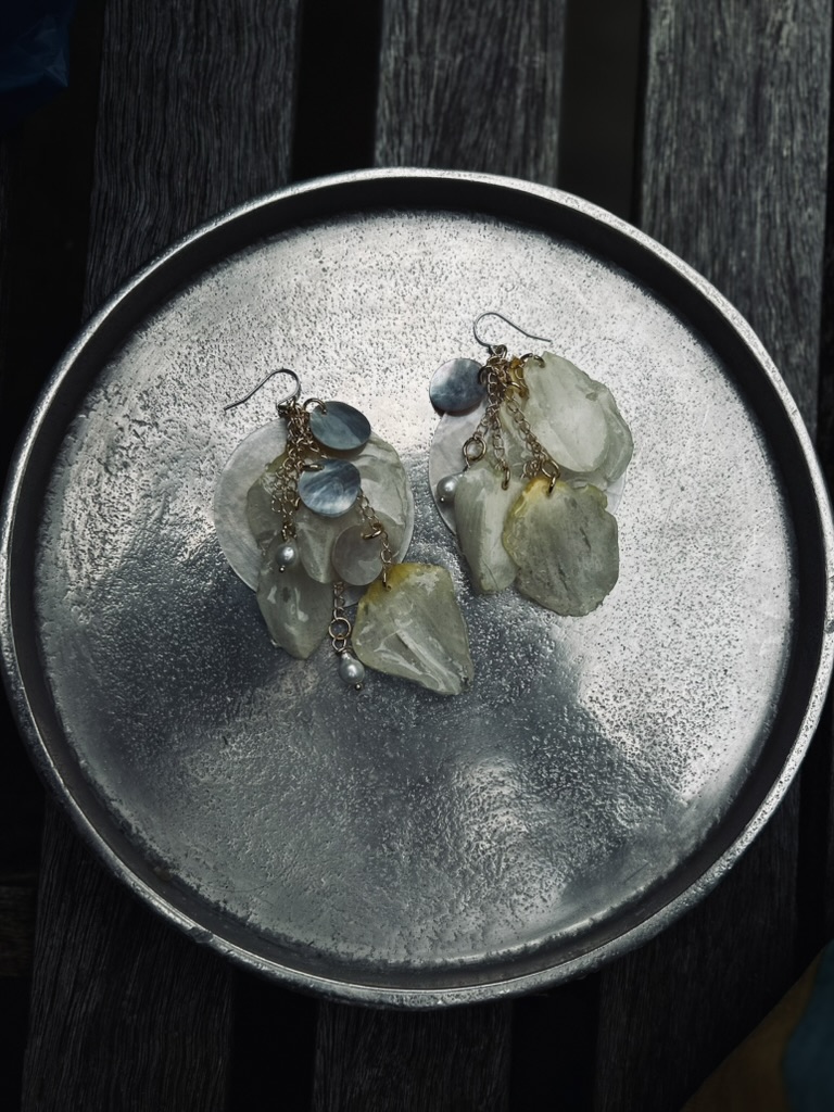 Boho-chic real flower earrings