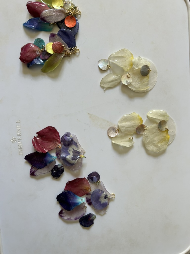 Boho-chic real flower earrings - Image 6